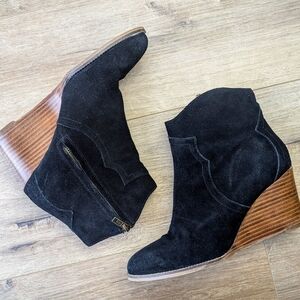 Andre Assous Women's Black Palmer Suede Wedge Booties Shoes Size US 8.5